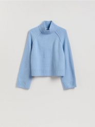 Wełniany sweter z golfem - jasnoniebieski. Niebieskie swetry damskie Reserved, l, bez wzorów, z dzianiny, bez kołnierzyka, bez ramiączek, bez kaptura. Za 219.99 zł.