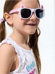 Okulary przeciwsłoneczne z motywem kota Gabby's Dollhouse - wielobarwny. Okulary przeciwsłoneczne dla dzieci Sinsay. Za 15.99 zł.