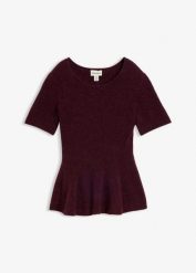 Wełniany sweter z baskinką. Czerwone swetry damskie bonprix, bez wzorów, z materiału, bez kołnierzyka, bez ramiączek, krótkie, bez kaptura. Za 219.99 zł.