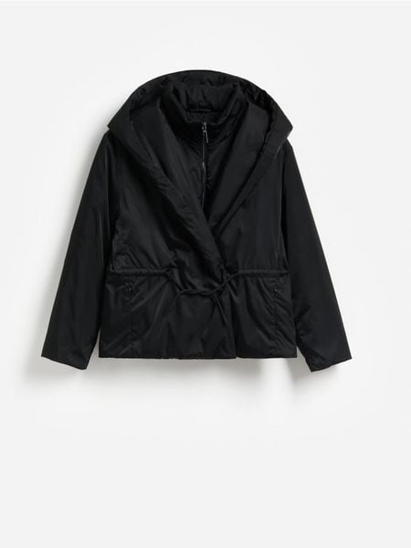 Kurtka z połyskującej tkaniny - czarny. Czarne kurtki damskie Reserved, l, bez wzorów, z tkaniny, bez kaptura. Za 259.99 zł.