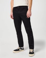 MĘSKIE SPODNIE JEANSOWE WRANGLER RUSTLER SLIM BLACK RINSE CZARNE W10ERD107 112342562. Czarne eleganckie spodnie męskie Wrangler, l, bez wzorów, z bawełny, długie. Za 179.99 zł.