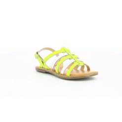 Sandały dziewczęce KICKERS DIXON. Żółte sandały dziewczęce Kickers, bez zapięcia. Za 69.99 zł.