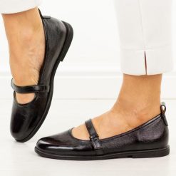 Czarne skórzane baleriny damskie Filippo Dp7742/26. Czarne baleriny damskie Filippo, na lato, bez wzorów, z jeansu, biznesowe, bez obcasa, na płaskiej podeszwie. Za 219.00 zł.