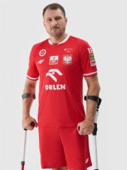 4F Koszulka replika wyjazdowa AMP Futbol męska - czerwona XXL. Czerwone koszulki sportowe męskie 4f, m, bez wzorów, z dzianiny, klasyczne, bez kołnierzyka. Za 289.99 zł.