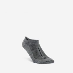 Skarpetki fitness damskie Domyos antypoślizgowe 500. Szare skarpety damskie DOMYOS, bez wzorów, z dzianiny. Za 29.99 zł.