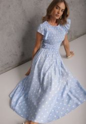 Jasnoniebieska Letnia Sukienka z Wiskozy w Kropki z Dopasowaną Górą i Falbankami Nesapia. Niebieskie sukienki dla dziewczynek Renee, na lato, bez wzorów, z wiskozy, eleganckie, bez ramiączek. Za 159.99 zł.