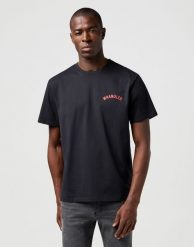 MESKA KOSZULKA WRANGLER GRAPHIC TEE BLACK 112362793. Czarne t-shirty męskie Wrangler, s, bez wzorów, bez kołnierzyka. Za 79.99 zł.
