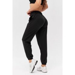 Damskie spodnie dresowe Rough Radical Chillfit Long. Czarne obuwie sportowe damskie ROUGH RADICAL, s, bez wzorów, z dresówki. W wyprzedaży za 144.42 zł.