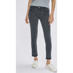 Answear - Jeansy. Szare jeansy damskie ANSWEAR. W wyprzedaży za 69.90 zł.
