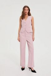 Spodnie w delikatne paski różowe. Czerwone spodnie materiałowe damskie MOODO, l, bez wzorów, z elastanu. Za 149.99 zł.