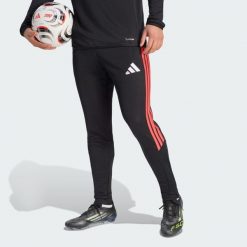 Spodnie treningowe Tiro26 League Regular. Czarne spodnie sportowe męskie Adidas, bez wzorów, z dresówki, do piłki nożnej, climacool (adidas). Za 219.00 zł.