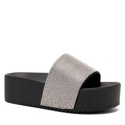 Klapki Clara Barson. Czarne klapki damskie Clara Barson, bez wzorów, bez obcasa. Za 49.99 zł.