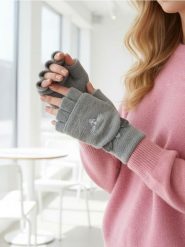 Rękawiczki mitenki z haftem - szary. Szare rękawiczki damskie Sinsay, bez wzorów. Za 15.99 zł.