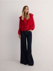 Koszula z falbanką z lyocellem - czerwony. Czerwone koszule damskie Reserved, l, bez wzorów, z lyocellu, bez kołnierzyka, bez ramiączek. W wyprzedaży za 79.99 zł.