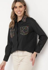 Czarna Koszula o Klasycznym Kroju Ozdobiona Cyrkoniami Eiremsa. Czarne bluzki damskie Born2be, m, bez wzorów, eleganckie, bez kołnierzyka, bez ramiączek. Za 69.99 zł.