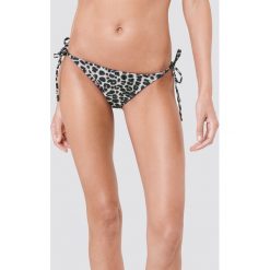 NA-KD Swimwear Dół bikini Triangle - Multicolor. Bikini damskie marki NA-KD Swimwear. Za 32.00 zł.