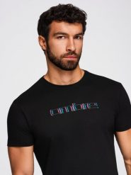 Męski t-shirt z haftem na klatce piersiowej czarny V1 OM-TSPT-0248 S. Czarne t-shirty męskie Ombre, m, bez wzorów, bez kołnierzyka. Za 196.65 zł.