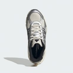 BUTY TECHNOCHAOS 2000. Białe obuwie sportowe damskie Adidas, bez wzorów, z gumy, do biegania. Za 369.00 zł.