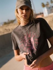 4F T-shirt loose z nadrukiem damski - czarny XS. Czarne koszulki sportowe damskie 4f, s, bez wzorów, z bawełny, bez kołnierzyka, bez ramiączek. Za 79.99 zł.