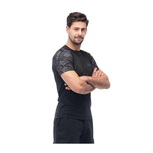 T-shirt Męski Astra. Czarne t-shirty męskie MAGNUM, l, bez wzorów, z materiału, bez kołnierzyka. Za 95.93 zł.