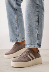 Brązowe Sneakersy Retro Tenisówki na Platformie z Zamszu Naturalnego Noanela. Brązowe obuwie sportowe damskie Renee, bez wzorów, z jeansu, casualowe, bez zapięcia. Za 199.99 zł.
