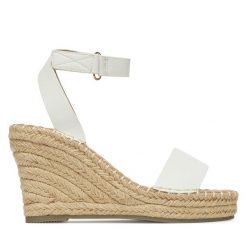 Espadryle DeeZee. Białe sandały damskie DeeZee, bez wzorów, bez obcasa, bez zapięcia. Za 97.99 zł.