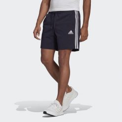 Spodenki męskie adidas M 3S SJ. Białe krótkie spodenki sportowe męskie Adidas, m, bez wzorów, z bawełny, do biegania. Za 118.99 zł.