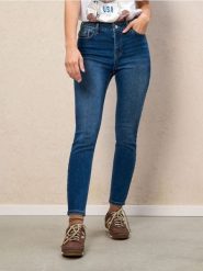 Spodnie jeansowe skinny - granatowy. Niebieskie spodnie sportowe damskie Sinsay, l, bez wzorów, z jeansu. W wyprzedaży za 55.99 zł.