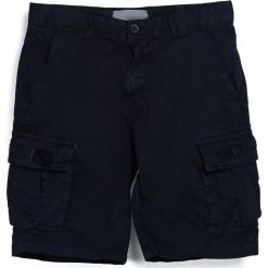 Granatowe Szorty Funky. Czarne spodnie materiałowe męskie Born2be, l, bez wzorów. Za 49.99 zł.