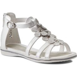 Sandały MAGIC LADY CS17075. Białe sandały dziewczęce Magic Lady, ze skóry ekologicznej, bez zapięcia. W wyprzedaży za 34.99 zł.