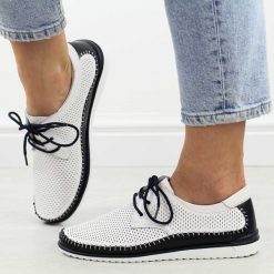 Białe nv skórzane ażurowe półbuty damskie T.Sokolski W26-01. Białe półbuty damskie Sokolski, na lato, w ażurowe wzory, z jeansu, eleganckie, z okrągłym noskiem, bez obcasa, bez zapięcia. Za 209.00 zł.