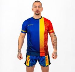Knockout Romania Koszulka. Niebieskie koszulki sportowe męskie KNOCKOUT, m, bez wzorów, z materiału, bez kołnierzyka, bez ramiączek, na fitness i siłownię. Za 140.87 zł.