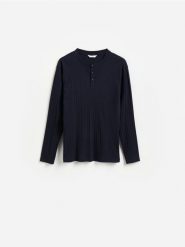 Longsleeve slim fit - granatowy. Niebieskie bluzki z długim rękawem męskie Reserved, l, bez wzorów, z bawełny, bez kołnierzyka. Za 79.99 zł.