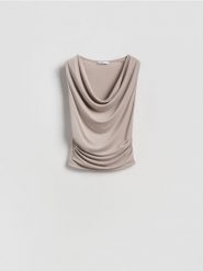 Drapowana bluzka z modalem - kremowy. Białe bluzki damskie Reserved, l, bez wzorów, z dzianiny, bez kołnierzyka, bez ramiączek. Za 69.99 zł.