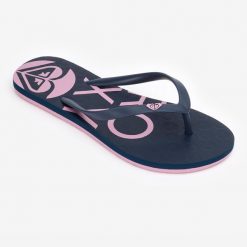 Japonki damskie Roxy To The Sea Flower. Niebieskie klapki damskie Roxy, bez wzorów, z kauczuku, sportowe, bez obcasa. Za 89.99 zł.