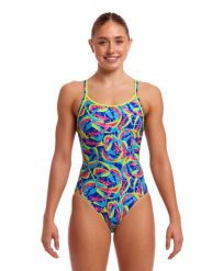 Strój kąpielowy jednoczęściowy FUNKITA Choppy Waters - Diamond Back. Brązowe kostiumy jednoczęściowe damskie FUNKITA, s, bez wzorów, z elastanu, sportowe, do pływania. Za 199.00 zł.