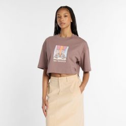 Koszulka damska New Balance WT53904EAS – brązowa. Brązowe t-shirty damskie New Balance, l, bez wzorów, z bawełny, klasyczne, bez kołnierzyka. Za 169.99 zł.