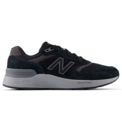 Buty męskie New Balance MW880BB7 – czarne. Czarne buty sportowe męskie New Balance, z gumy, bez zapięcia, na fitness i siłownię. Za 499.99 zł.