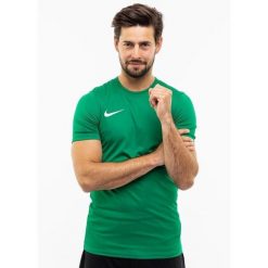 Koszulka treningowa męska Nike Park Vii. Zielone koszulki sportowe męskie Nike, m, bez wzorów, bez kołnierzyka, bez ramiączek, do piłki nożnej. Za 139.00 zł.