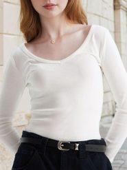 Koszulka z długimi rękawami - kremowy. Białe t-shirty damskie Sinsay, l, bez wzorów, z bawełny, bez kołnierzyka. Za 19.99 zł.