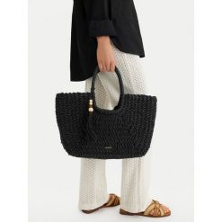 Torebka JENNY. Czarne torebki do ręki damskie Jenny, bez wzorów, bez dodatków. Za 149.99 zł.