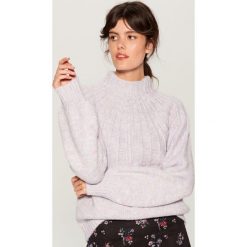 Sweter z domieszką wełny - Fioletowy. Fioletowe swetry damskie Mohito, z wełny. Za 159.99 zł.