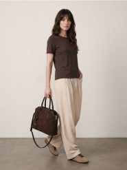 Torba shopper z zawieszką - brązowy. Brązowe torebki shopper damskie Sinsay, bez wzorów, bez dodatków. Za 59.99 zł.