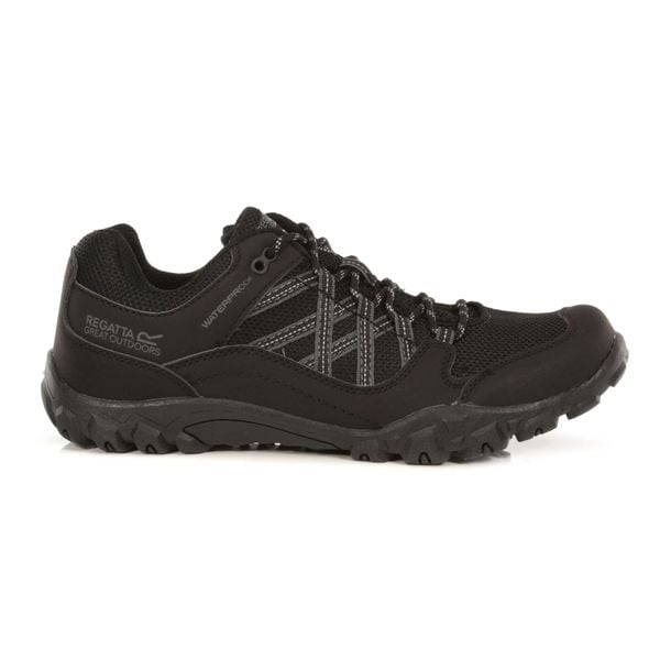 Buty trekkingowe męskie Edgepoint III Regatta. Czarne trekkingi męskie Regatta, trekkingowe. Za 271.25 zł.
