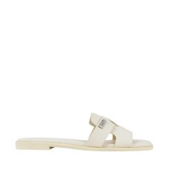 Klapki damskie Lee Estill Slider Low 50251024 33F. Białe klapki damskie Lee, bez wzorów, z gumy, eleganckie, bez obcasa. Za 120.99 zł.