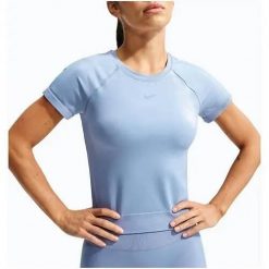 Koszulka treningowa damska Nike IM9972486WORKBLUE. Niebieskie t-shirty damskie Nike, s, bez wzorów, klasyczne, bez kołnierzyka. Za 369.00 zł.