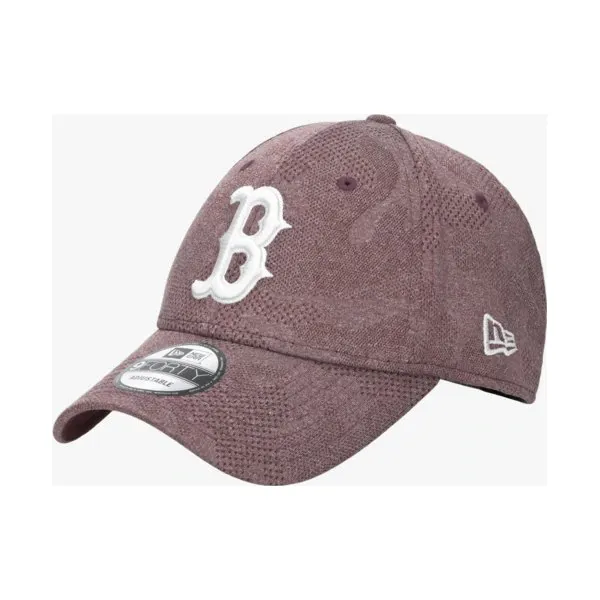 New Era Czapka Engineered Plus 9Forty Bosred Mrnwhi , bordowy, rozmiar ONE-SIZE. Czerwone czapki i kapelusze damskie New Era, z aplikacjami, z elastanu. Za 149.99 zł.