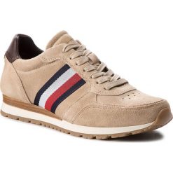 Sneakersy TOMMY HILFIGER - Luxury Suede Runner FM0FM01815 Sand 102. Półbuty na co dzień męskie marki Tommy Hilfiger. W wyprzedaży za 359.00 zł.