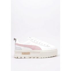 Buty do chodzenia damskie Puma Mayze Thrifted. Białe obuwie sportowe damskie Puma, bez wzorów, z materiału, trekkingowe. Za 299.99 zł.