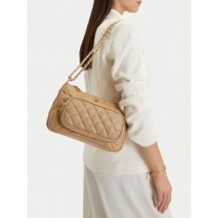 Torebka Badura. Brązowe torebki do ręki damskie Badura, bez wzorów, klasyczne, bez dodatków. Za 249.99 zł.